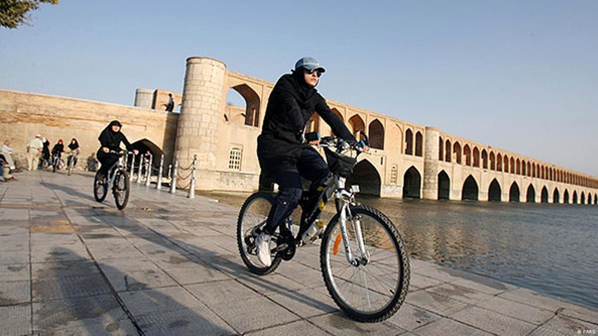 جمع آوری شبانه مسیرهای دوچرخه سواری در اصفهان