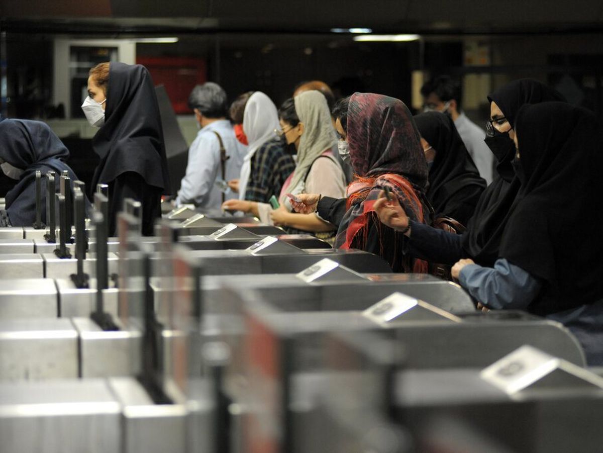 مدیرعامل مترو تهران: ورود زنان بی‌حجاب به مترو ممنوع نیست، فقط تذکر لسانی
